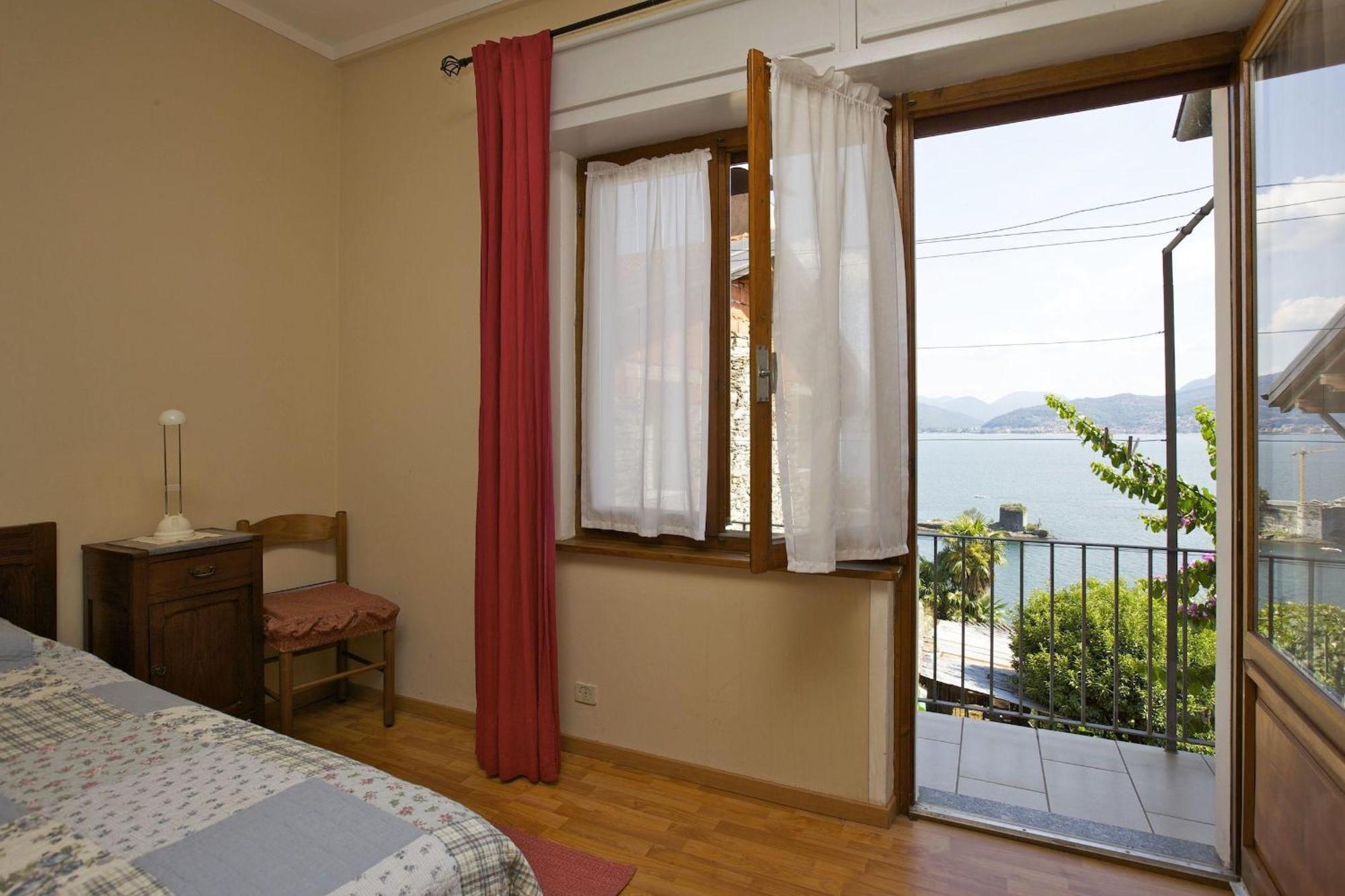 Casa Bougainville Cannobio Buitenkant foto